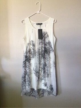 Creations White Sleeveless Sheath Dress with Black Abstract Print